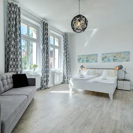 Dom & House - Apartments Port Monte Cassino
